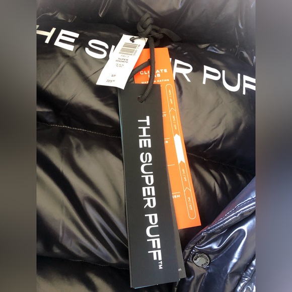 ARITZIA SUPER SHORTY PUFFER - Picture 2 of 2